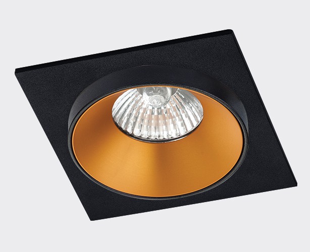 Встраиваемый светильник Italline SP SOLO gold + SP01 black